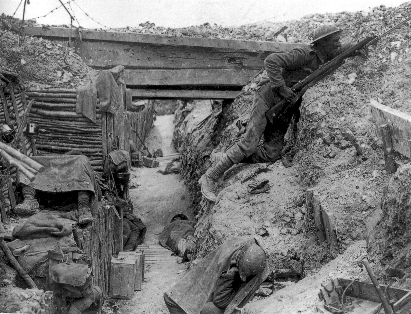 1er juillet : Commémorations de la bataille de la Somme, le « Verdun britannique »