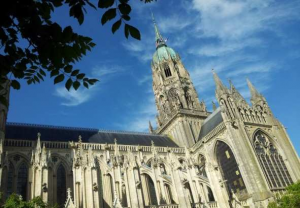 cathédrale de bayeux, tapisserie de bayeux, guillaume le conquérant, 1077, balade historique, balades-historiques.com