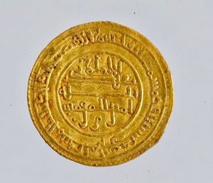 dinar Or, Abbaye de Cluny, trésor, Almoravide, balade historique
